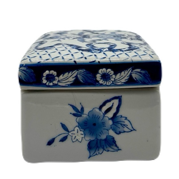 Chinese Blue and White Porcelain Trinket Keepsake Box w/ Lid - BEAUTIFUL Vintage - Picture 5 of 10